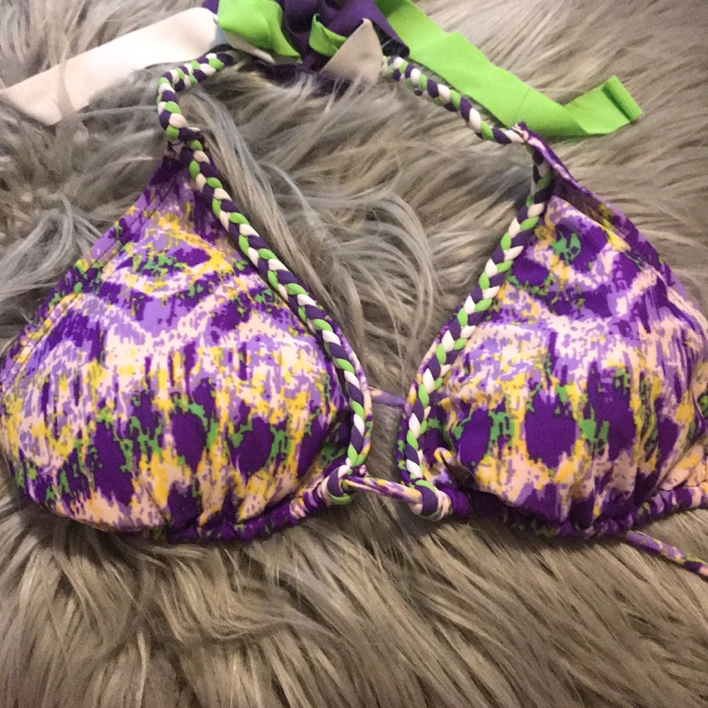 Bikini - Picture 2 of 4